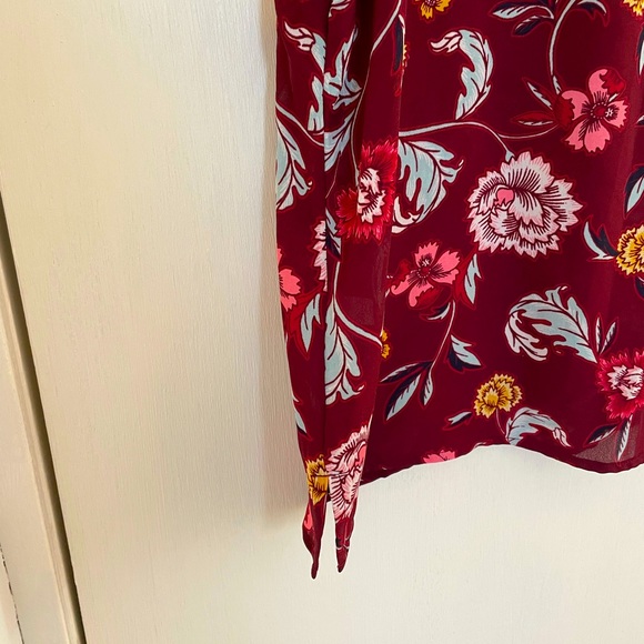Colorful Floral Maroon Old Navy Top - Picture 4 of 5
